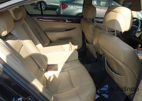 2013 Hyundai Genesis 3.8 z USA, uszkodzony, nr VIN KMHGC4DD2DU245158